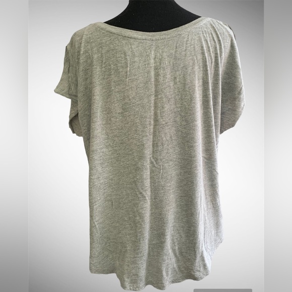 Rock & Republic Gray Embellished Logo Raw Hem T Shirt - Picture 3 of 9